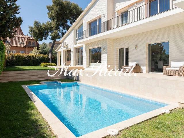 Chalet en alquiler en calle De L'abadessa Olzet, Barcelona, de 375 m² 5 habitaciones por 16.000