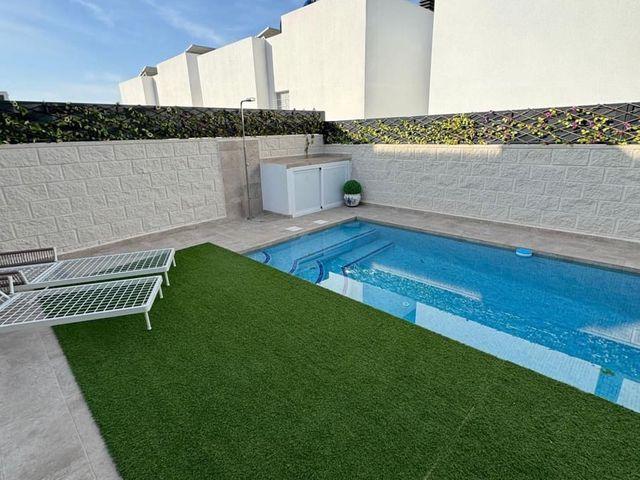Chalet en alquiler en Benijófar, Alicante