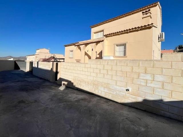 Chalet en alquiler en Busot, Alicante Costa Blanca
