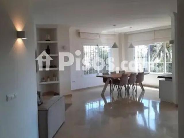 Chalet en alquiler en Elviria