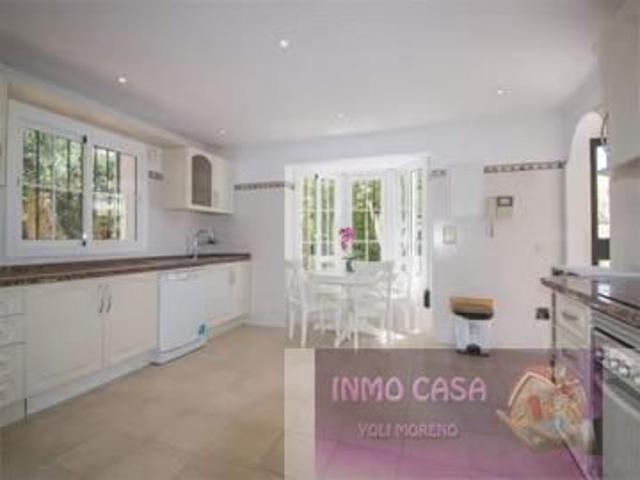 Chalet en alquiler en El Rosario, Marbella