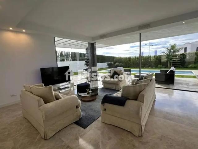 Chalet en alquiler en Estepona
