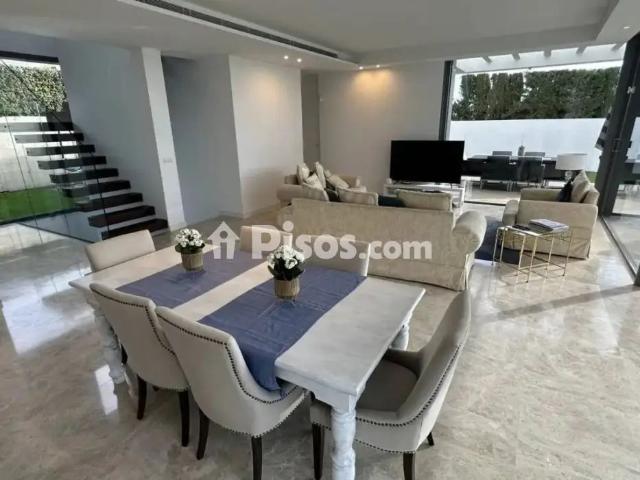 Chalet en alquiler en Estepona