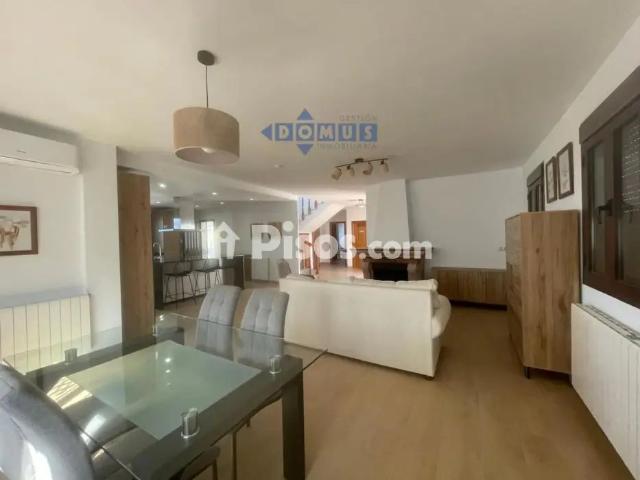 Chalet en alquiler en Extrarradio
