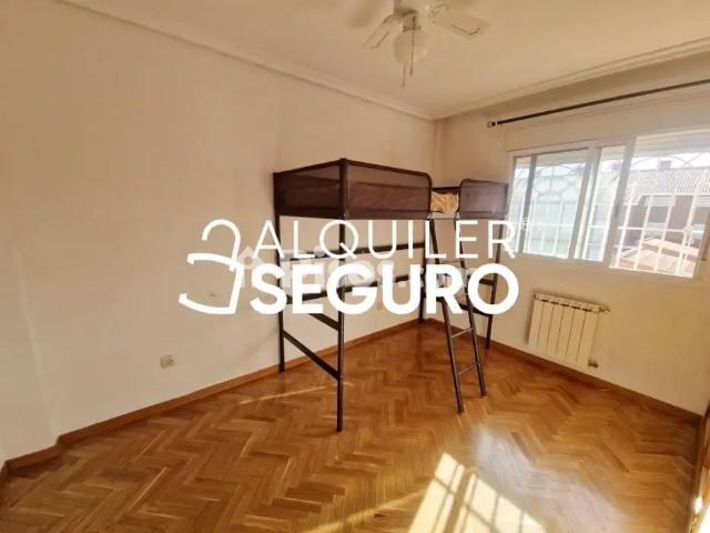 Chalet en alquiler en Loranca