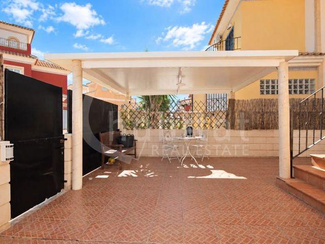 Chalet en alquiler en Los Montesinos, Alicante Costa Blanca