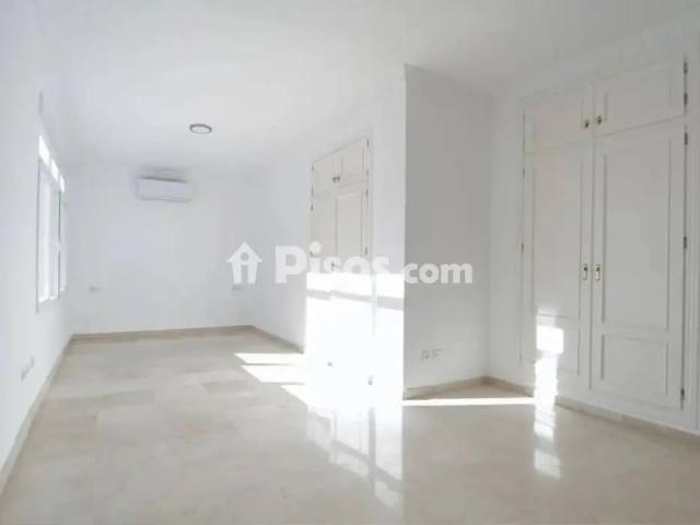 Chalet en alquiler en los Naranjos Las Brisas