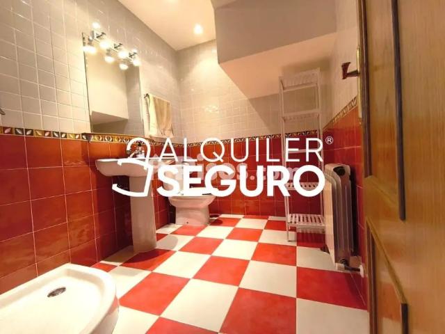 Chalet en alquiler en La Adrada