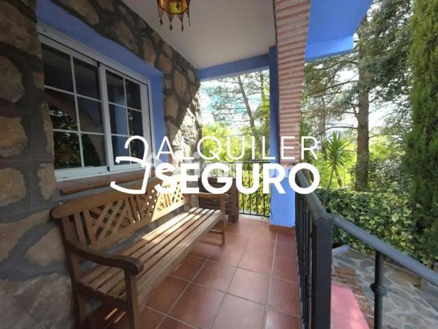 Chalet en alquiler en La Adrada