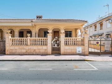 Chalet en alquiler en La Mata, Alicante Costa Blanca