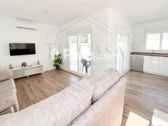Chalet en alquiler en Las Lagunas Campano