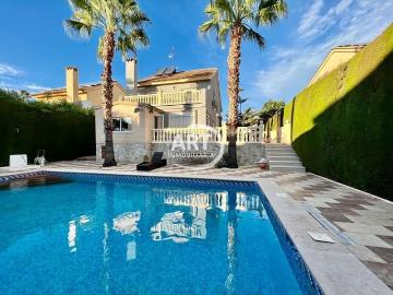 Chalet en alquiler en L'Eliana, Valencia