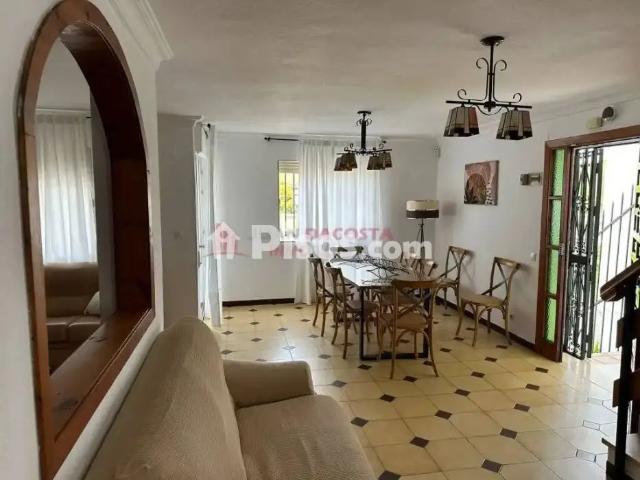 Chalet en alquiler en Lepe