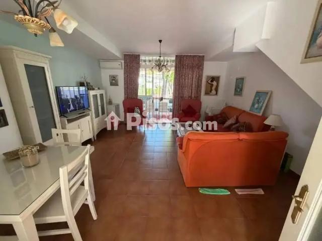 Chalet en alquiler en Lepe