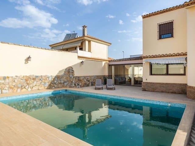 Chalet en alquiler en Montequinto, Sevilla