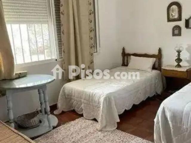 Chalet en alquiler en Madrigalejo