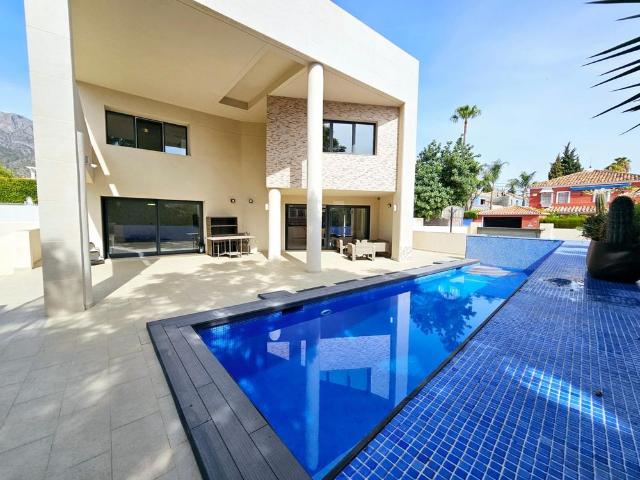Chalet en alquiler en Marbella