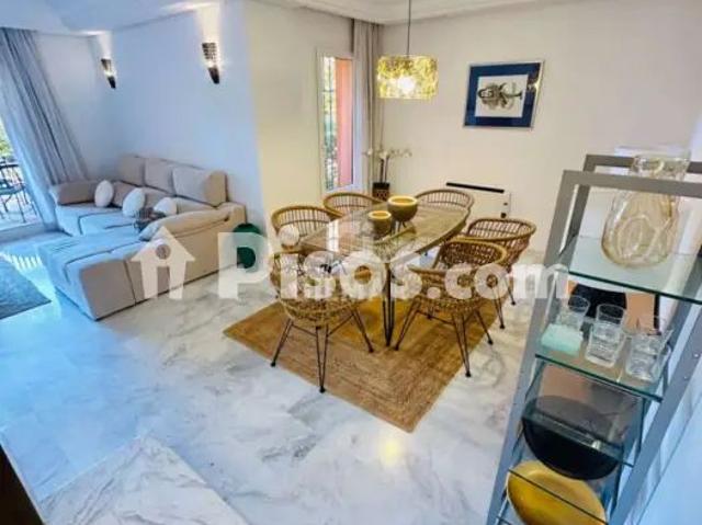 Chalet en alquiler en Marbella Este