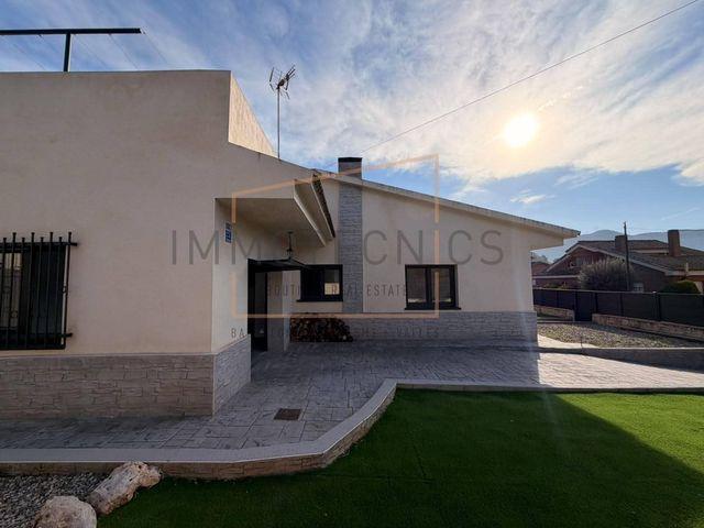Chalet en alquiler en Martorelles, Barcelona