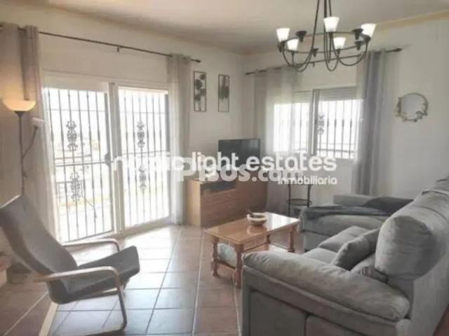 Chalet en alquiler en Núcleo