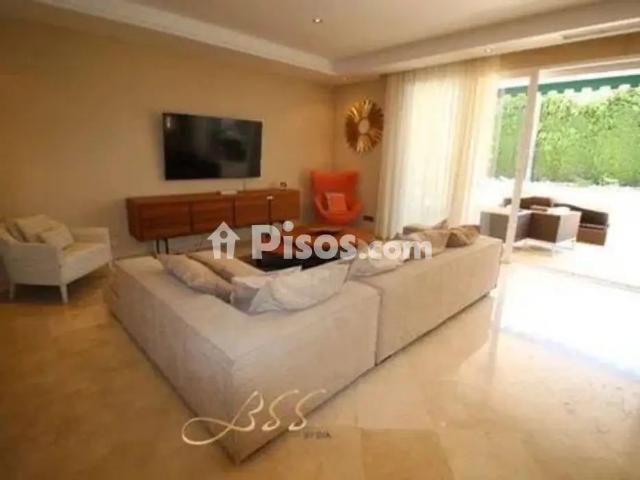 Chalet en alquiler en Nueva Andalucía Centro