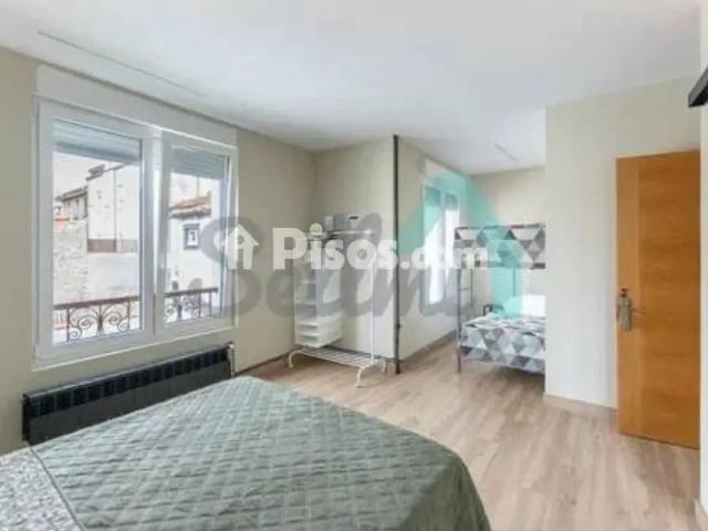 Chalet en alquiler en Somió Cabueñes