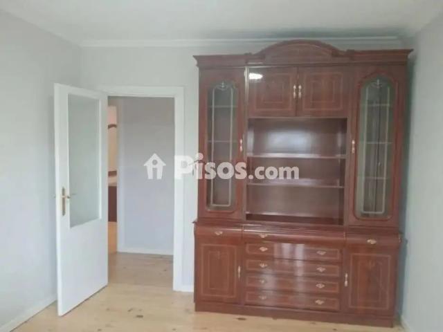 Chalet en alquiler en San Cibrao Das Viñas Capital