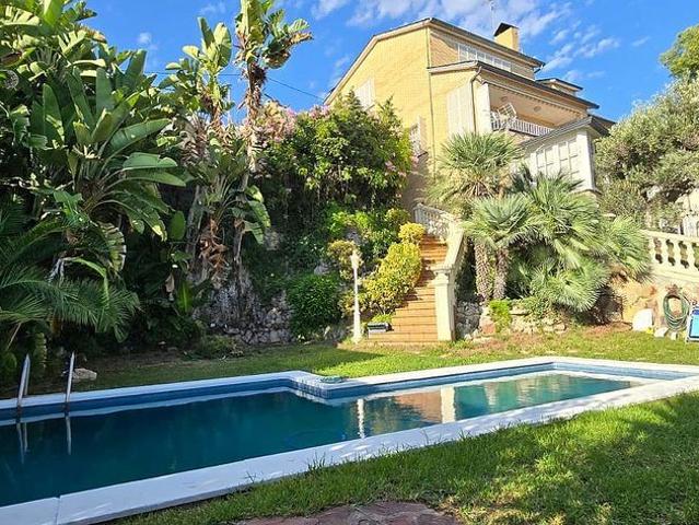Chalet en alquiler en paseo De la Creu, Castelldefels, de 420 m² 8 habitaciones por 8.900