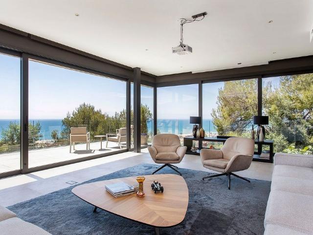 Chalet en alquiler en paseo Ronda, Castelldefels, de 550 m² 5 habitaciones por 40.000