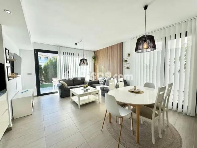 Chalet en alquiler en Punta Prima