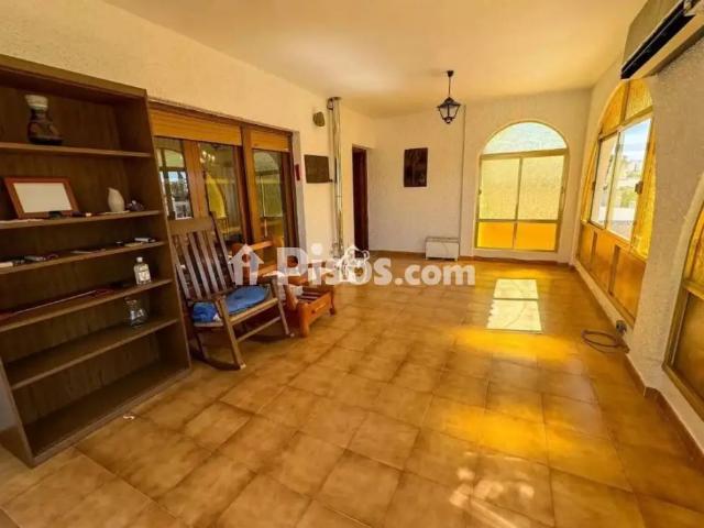 Chalet en alquiler en Rojales