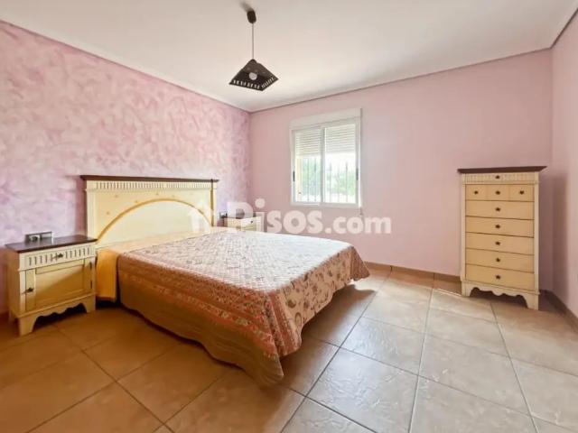 Chalet en alquiler en Urbanizaciones