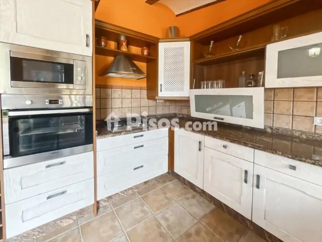Chalet en alquiler en Urbanizaciones