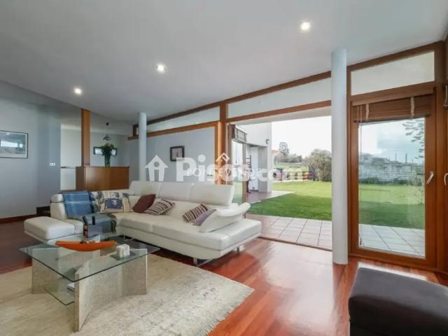 Chalet en alquiler en Vigo