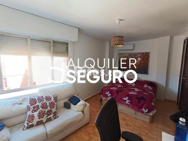 Chalet en alquiler en Villaverde