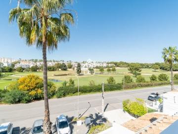 Chalet en alquiler en Villamartin, Alicante Costa Blanca