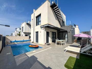 Chalet en alquiler en Villamartin, Alicante Costa Blanca