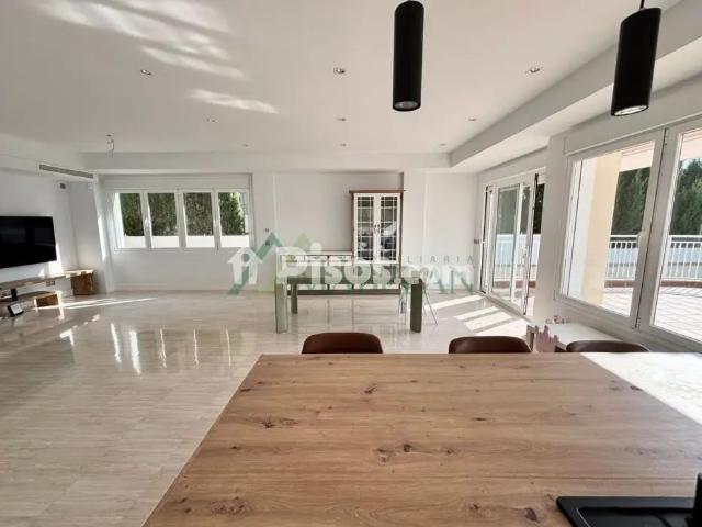 Chalet en alquiler en Zona Pueblo