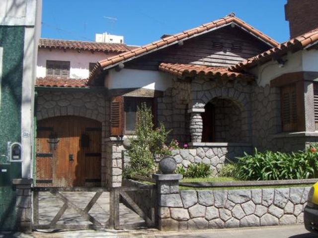 CHALET EN ALQUILER PARA USO COMERCIAL Y / O PROFESIONAL SOBRE AV. DEL LIBERTADOR en Inmomap