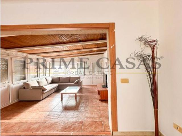 CHALET EN ARGUINEGUIN DE DOS PLANTAS, SÓTANO Y JARDIN