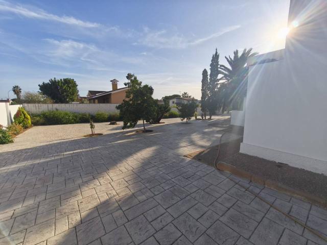 CHALET EN BELLAVISTA GRANDE CON PISCINA