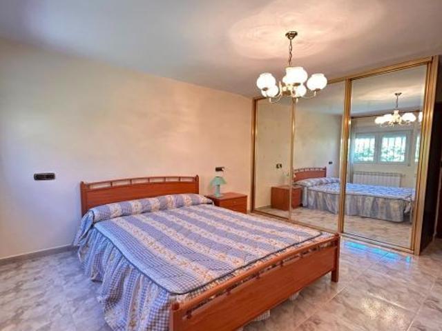 CHALET EN GRIJOTA PUEBLO. CON PISCINA PRIVADA