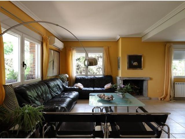 CHALET EN LOS ARROYOS