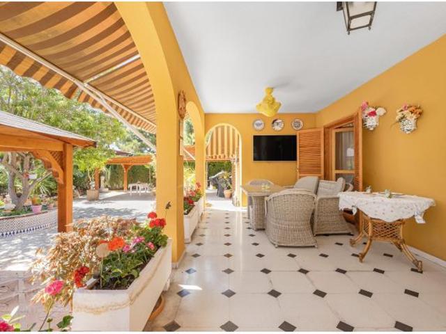 CHALET EN LA ALMAJADA MUTXAMEL