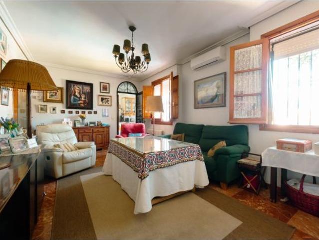 Chalet en Las Almenas, Tomares