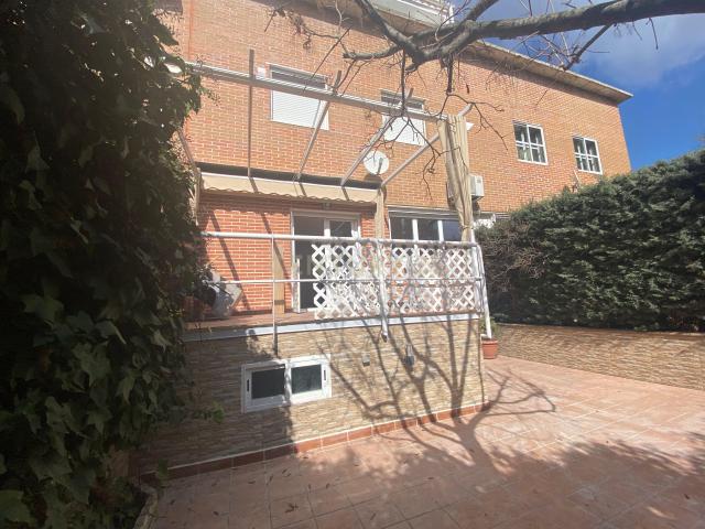 Chalet en Las Rozas de Madrid con jardín y servicios premium