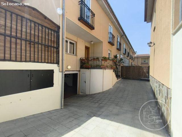 Chalet en Paseo Santa María de la Cabeza con jardín y piscina