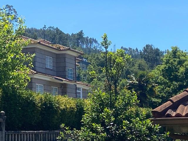 Chalet en Redondela con jardín y piscina