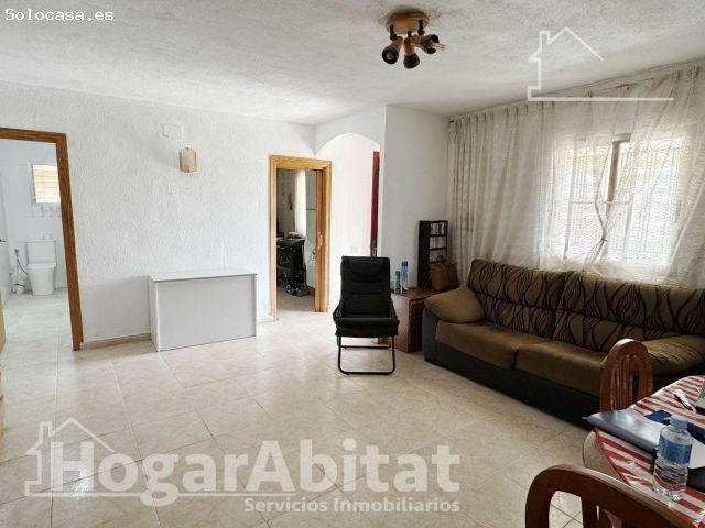 CHALET EN RESIDENCIAL CON GARAJE Y TERRAZA, TODO AMUEBLADO