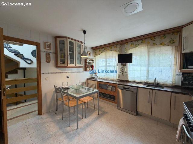 Chalet en Velilla de San Antonio, Madrid de 269 m2 con piscina